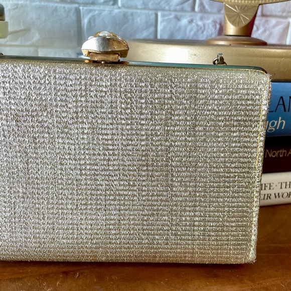 SOLD Vintage 1950s Lamè Fabric Clutch Bag Gold Tone Frame + Faux Pearl Shell - Picture 12 of 14